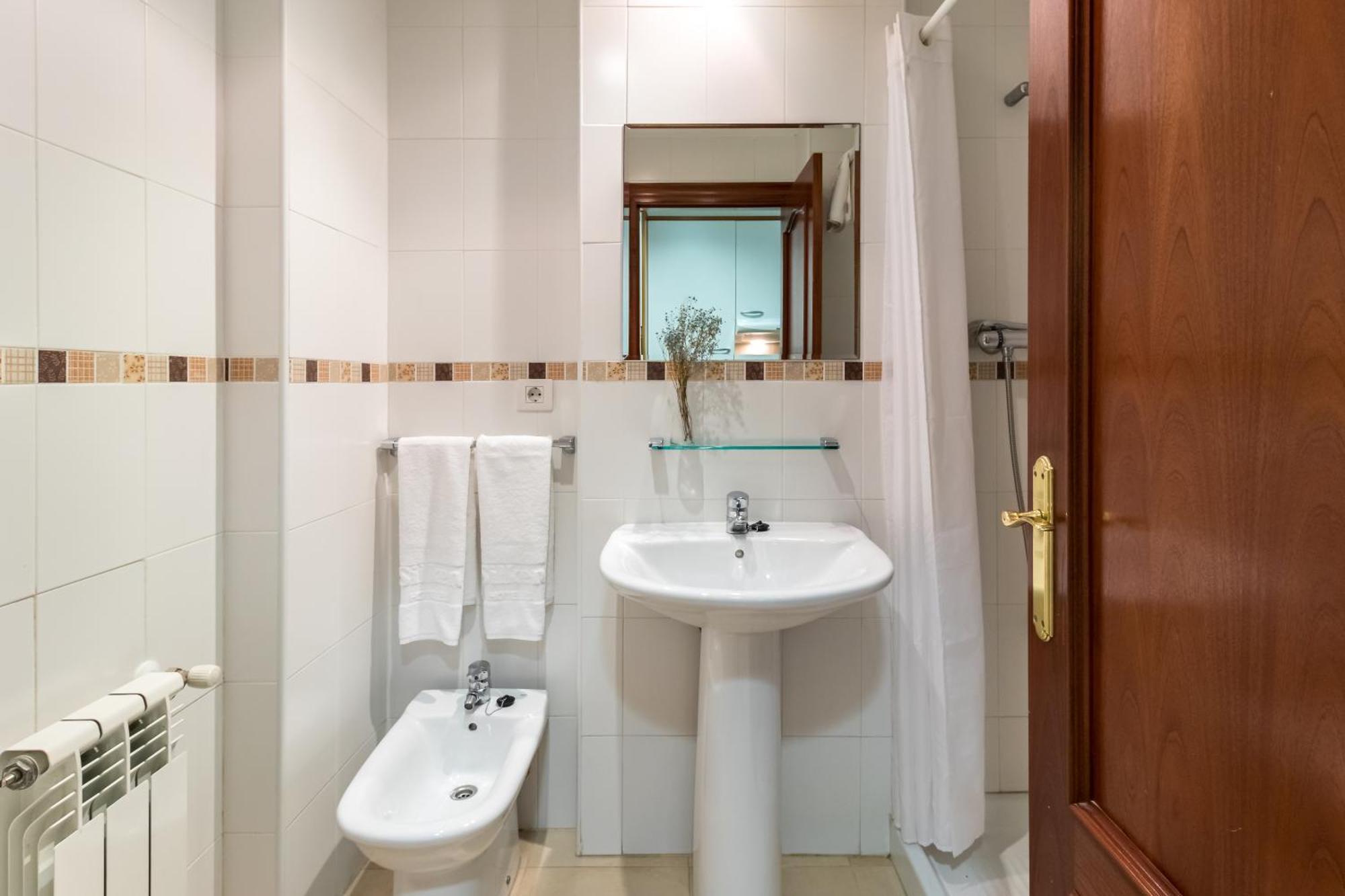 Apartamentos Silken Playa De Toro Llanes Ngoại thất bức ảnh
